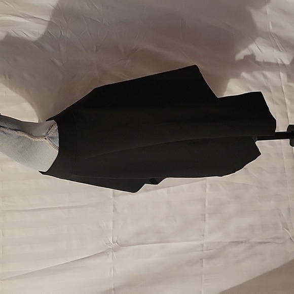 ZARA Basic Collection Woman's Black Off the Shoulder Asymmetric Hem Top, Size: S - Picture 4 of 9